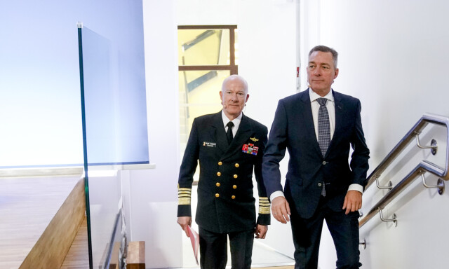 image: - Forsvaret er på et minstenivå